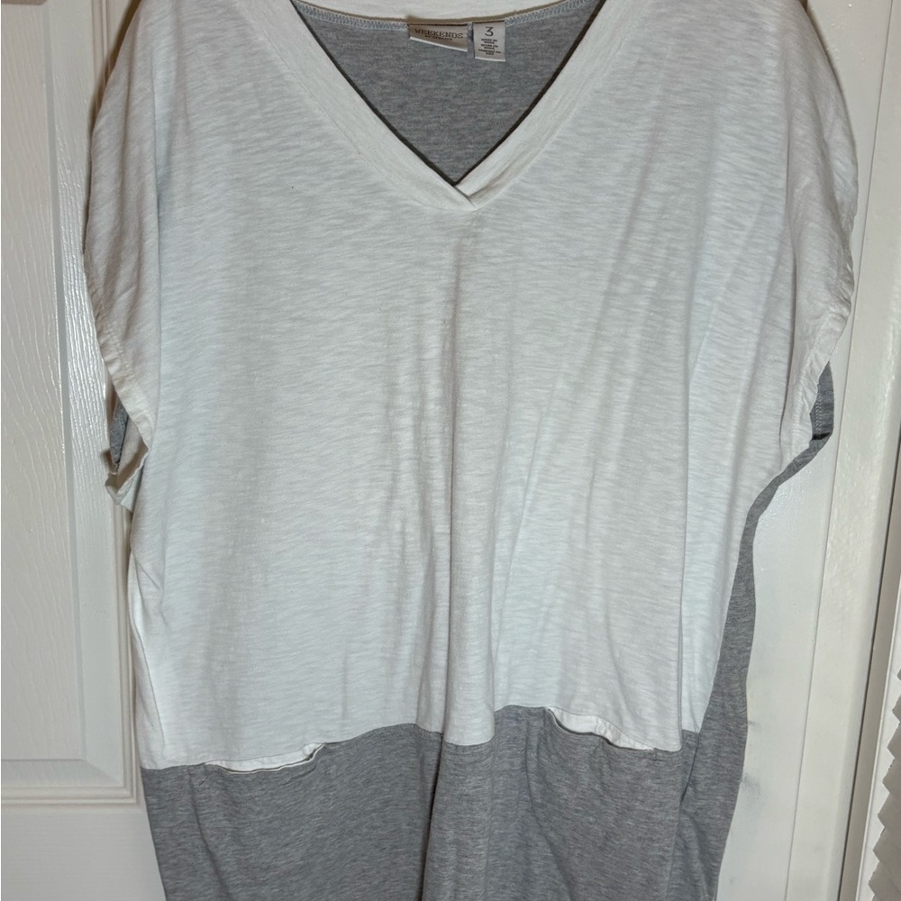 Chico’s White and Gray V-Neck T-Shirt